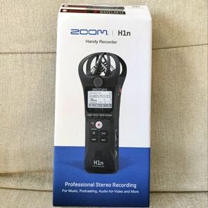 Zoom H1n Portable Recorder AAA Batteries